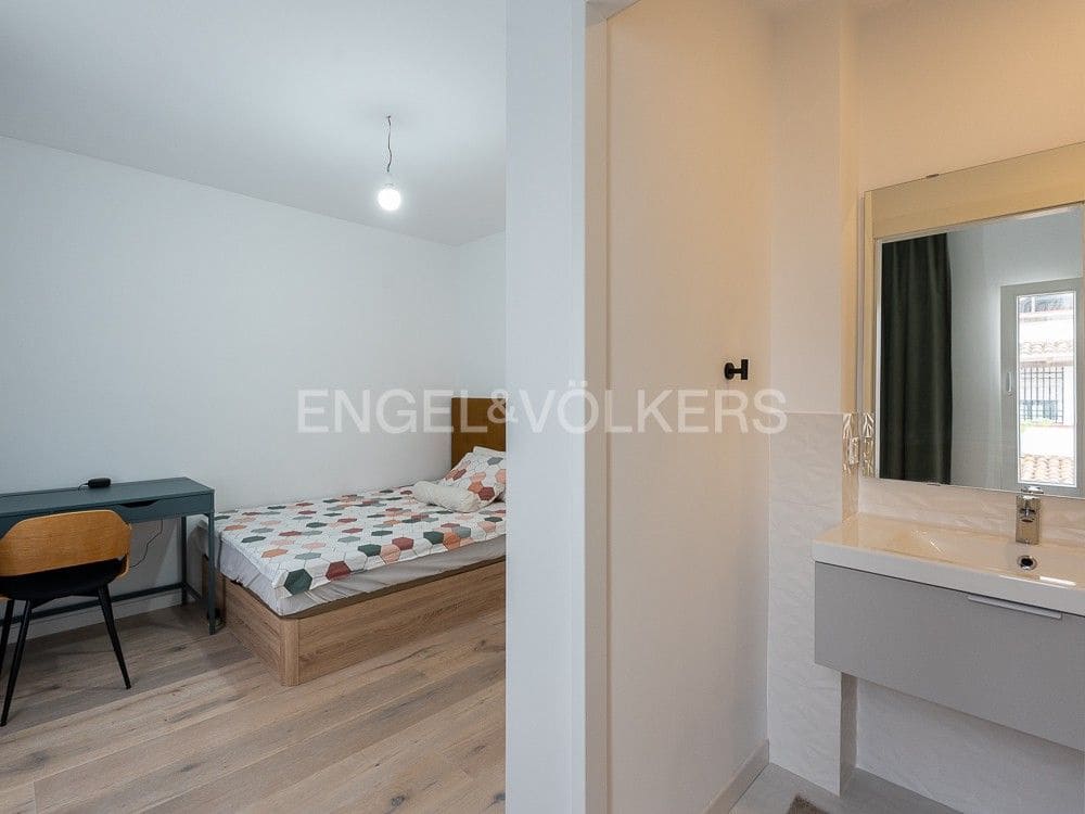 3 quarto Moradia Geminada para arrendar em Valencia cidade com piscina garagem - 3 900 € (Ref: 9080306)