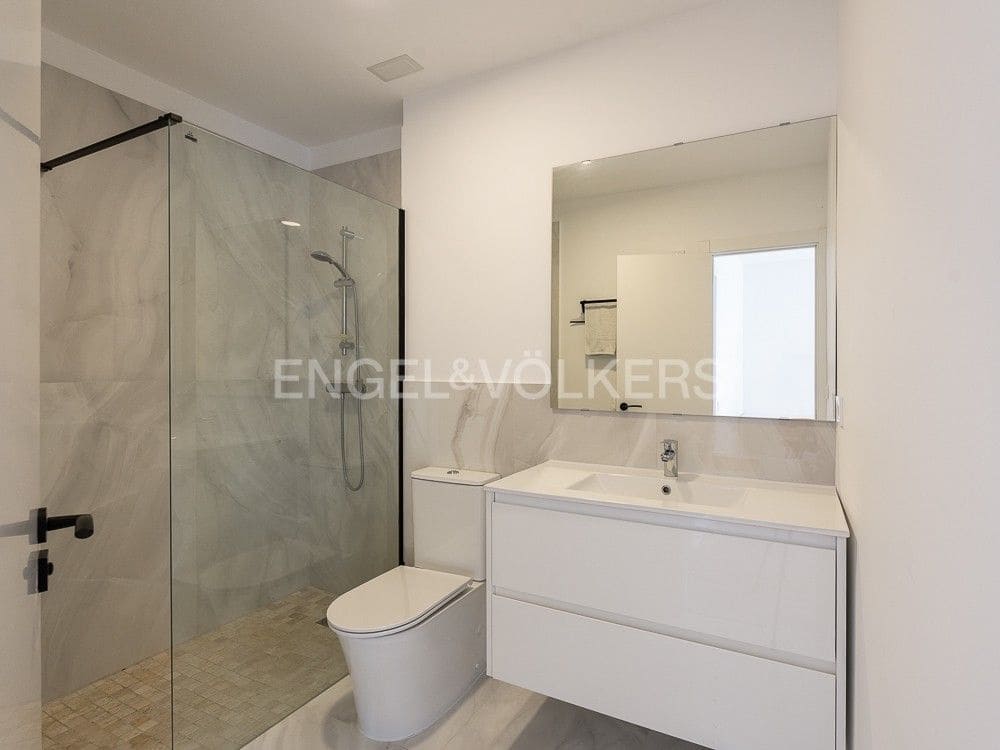 3 quarto Moradia Geminada para arrendar em Valencia cidade com piscina garagem - 3 900 € (Ref: 9080306)