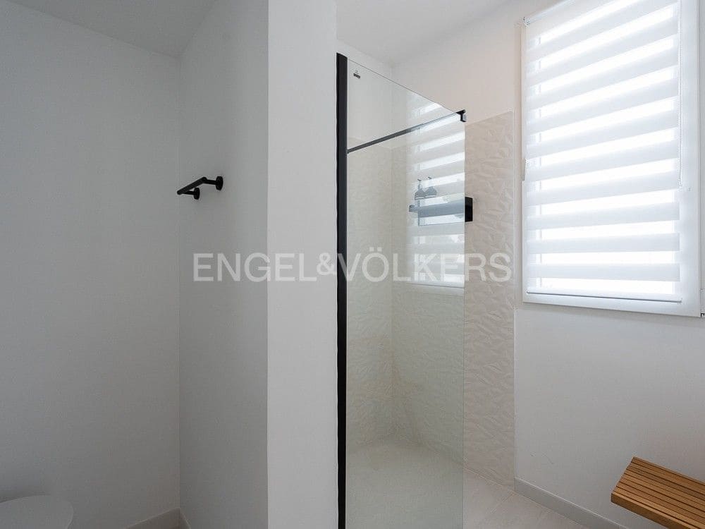 3 quarto Moradia Geminada para arrendar em Valencia cidade com piscina garagem - 3 900 € (Ref: 9080306)