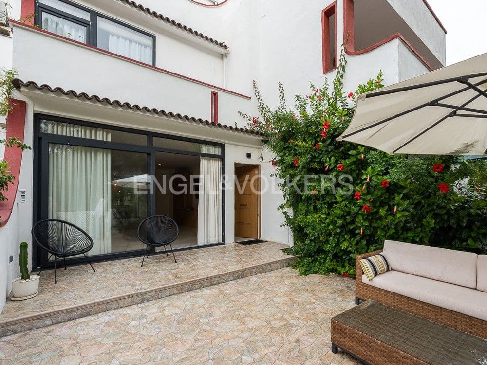 3 quarto Moradia Geminada para arrendar em Valencia cidade com piscina garagem - 3 900 € (Ref: 9080306)