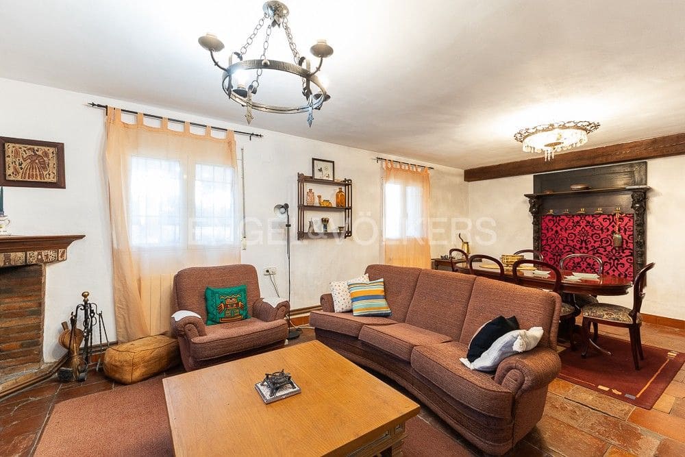 7 makuuhuone Huvila myytävänä paikassa Paterna - 900 000 € (Ref: 9080318)
