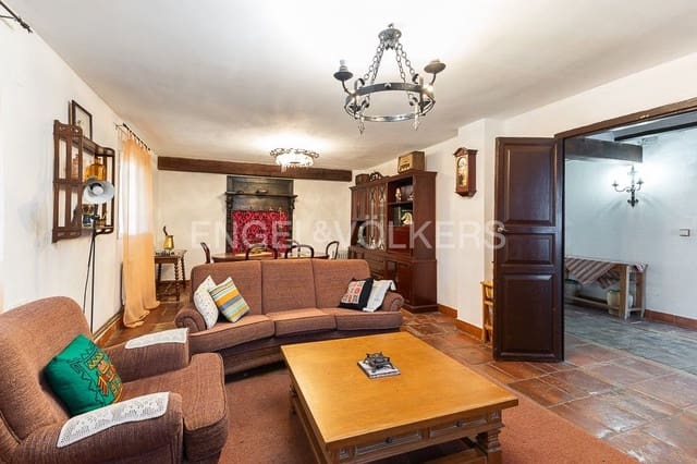 7 makuuhuone Huvila myytävänä paikassa Centro Ciudad, Paterna - 900 000 € (Ref: 9080318)