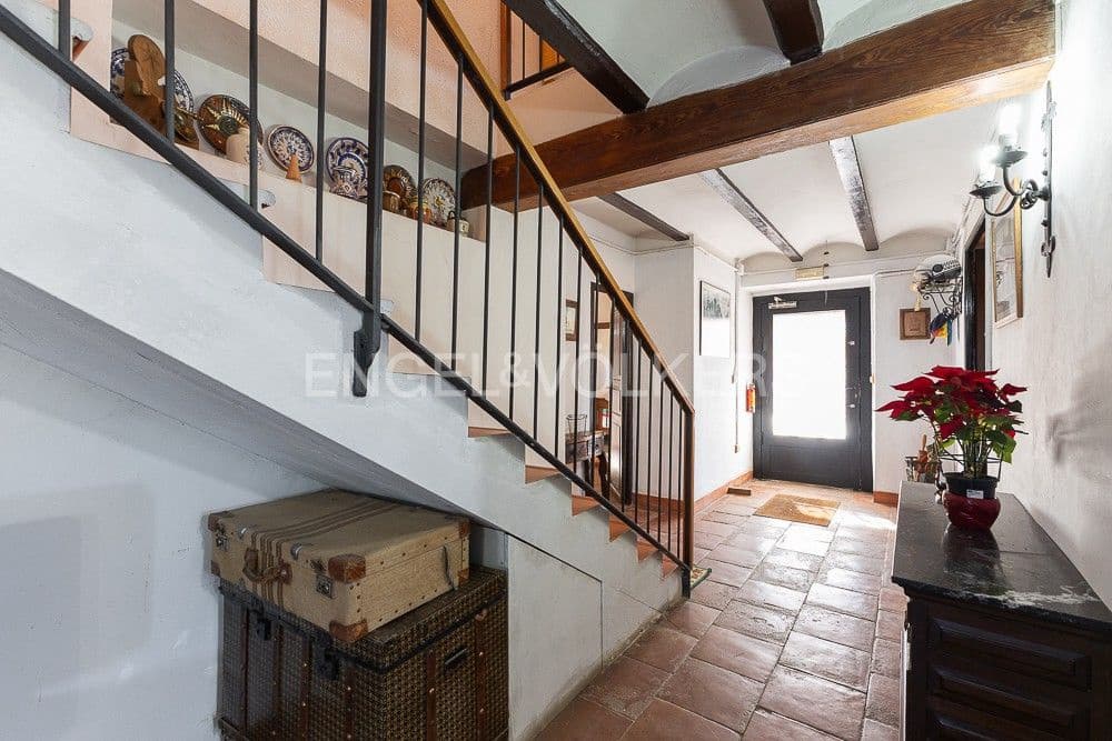 7 makuuhuone Huvila myytävänä paikassa Paterna - 900 000 € (Ref: 9080318)
