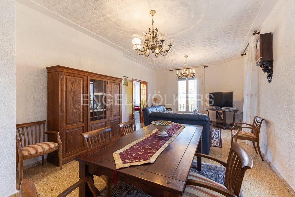 7 makuuhuone Huvila myytävänä paikassa Paterna - 900 000 € (Ref: 9080318)