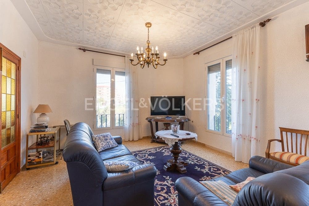 7 makuuhuone Huvila myytävänä paikassa Paterna - 900 000 € (Ref: 9080318)