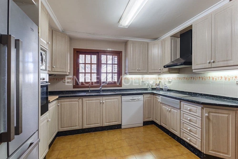 6 makuuhuone Huvila myytävänä paikassa Alzira mukana uima-altaan 
autotalli - 405 000 € (Ref: 9080319)