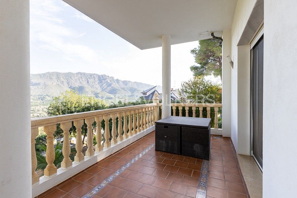 5 sypialnia Willa na sprzedaż w Carcaixent z garażem - 449 000 € (Ref: 9080334)