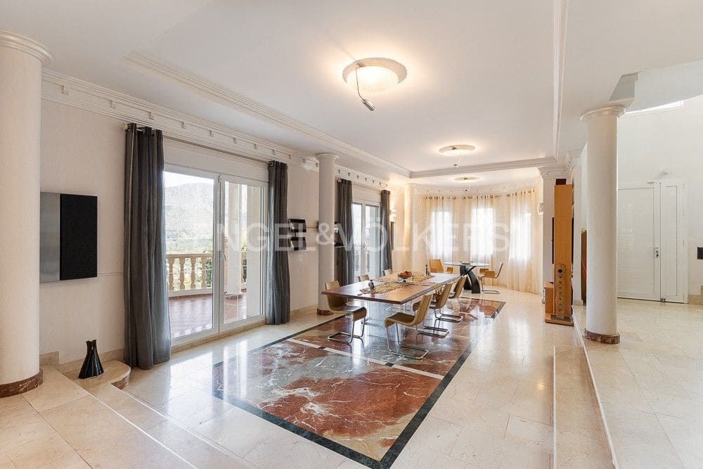 5 sypialnia Willa na sprzedaż w Carcaixent z garażem - 449 000 € (Ref: 9080334)