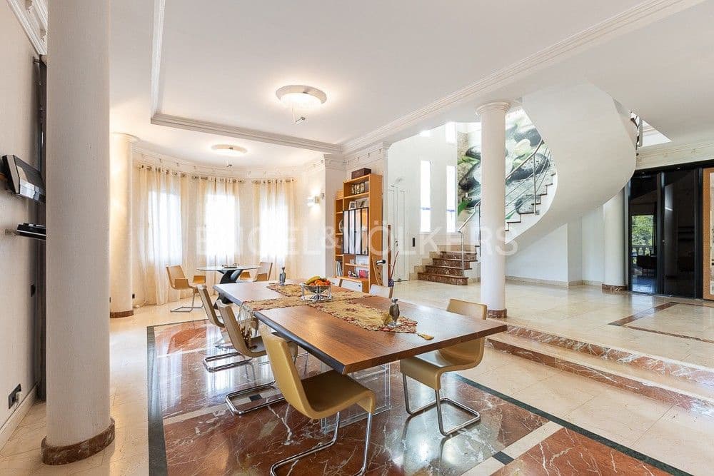 5 sypialnia Willa na sprzedaż w Carcaixent z garażem - 449 000 € (Ref: 9080334)