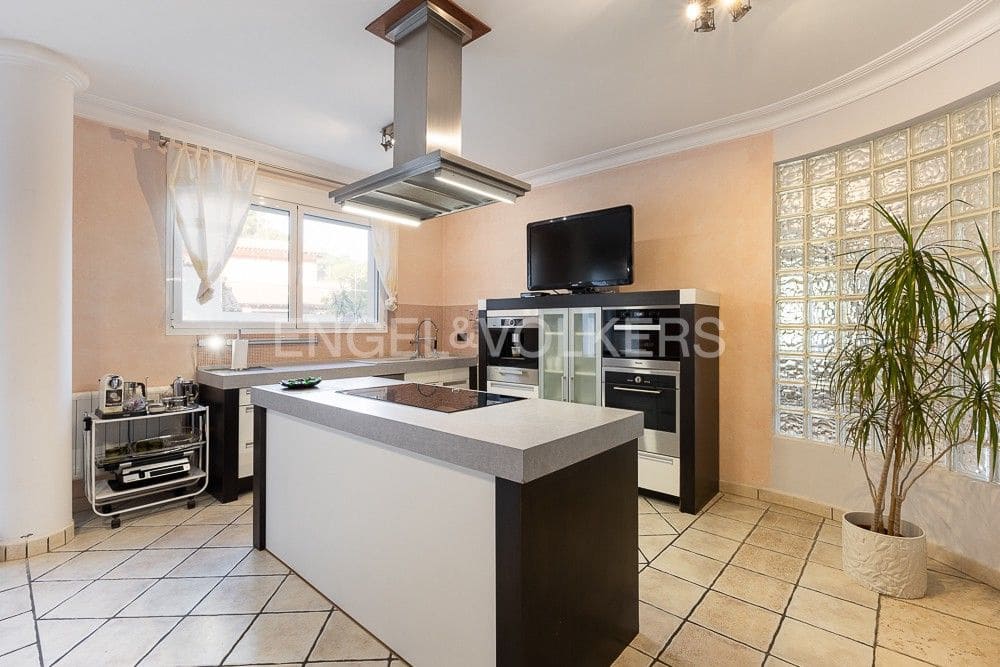 5 sypialnia Willa na sprzedaż w Carcaixent z garażem - 449 000 € (Ref: 9080334)