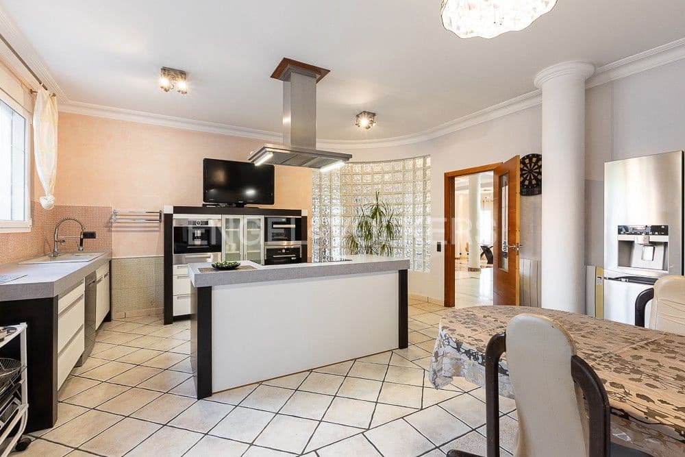 5 sypialnia Willa na sprzedaż w Carcaixent z garażem - 449 000 € (Ref: 9080334)