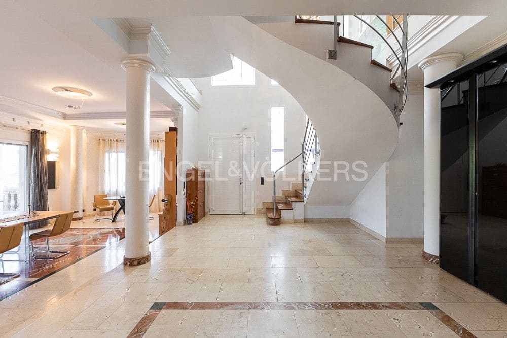 5 sypialnia Willa na sprzedaż w Carcaixent z garażem - 449 000 € (Ref: 9080334)