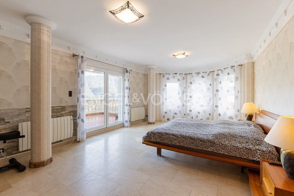 5 sypialnia Willa na sprzedaż w Carcaixent z garażem - 449 000 € (Ref: 9080334)