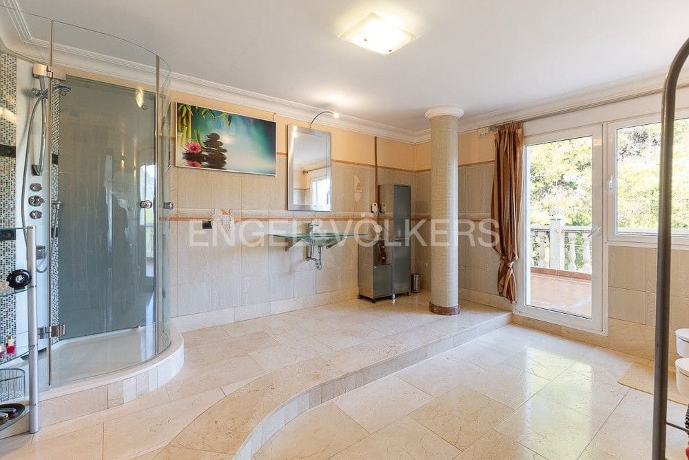 5 sypialnia Willa na sprzedaż w Carcaixent z garażem - 449 000 € (Ref: 9080334)