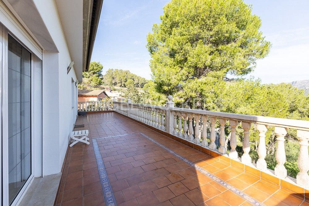 5 sypialnia Willa na sprzedaż w Carcaixent z garażem - 449 000 € (Ref: 9080334)