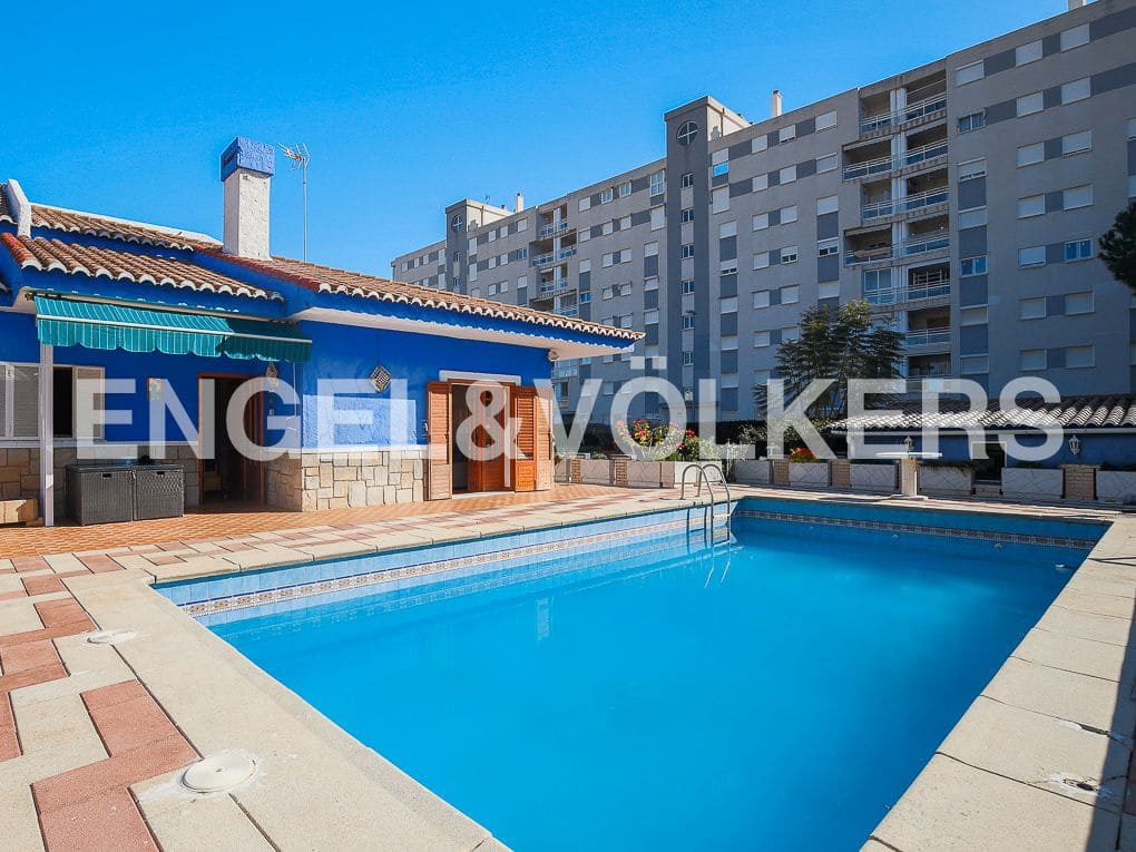 4 Zimmer Villa zu verkaufen in Canet d'En Berenguer mit Pool Garage - 750.000 € (Ref: 9080354)