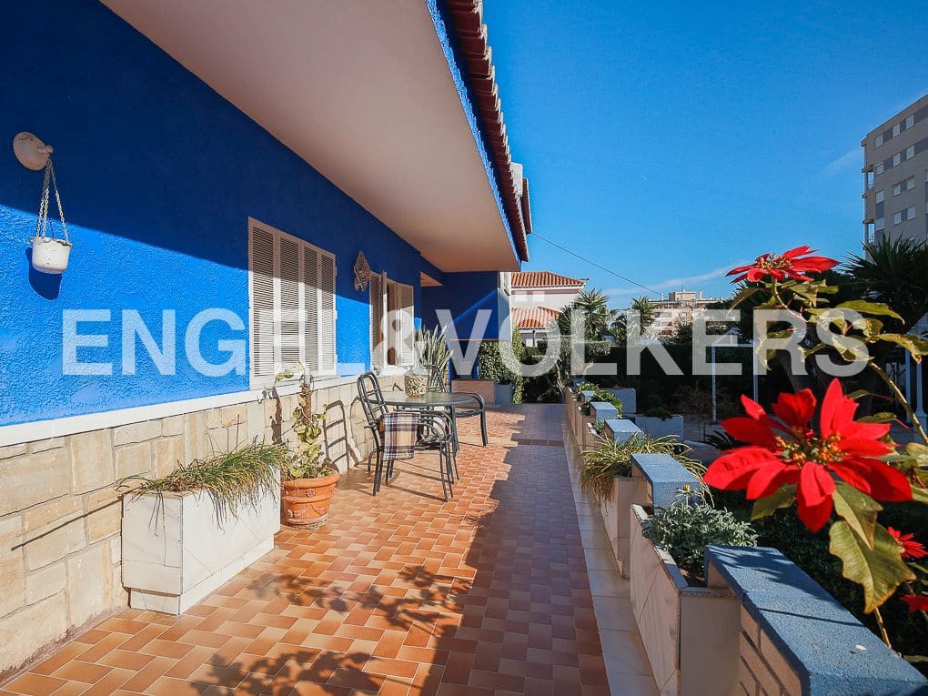 4 Zimmer Villa zu verkaufen in Canet d'En Berenguer mit Pool Garage - 750.000 € (Ref: 9080354)
