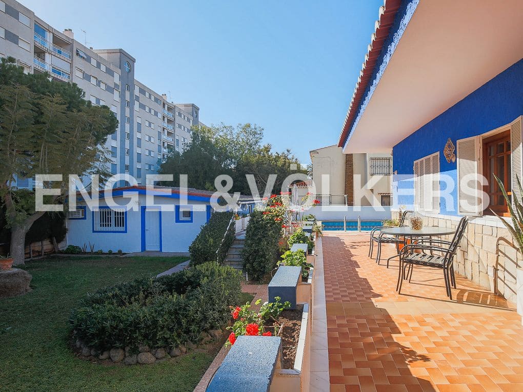 4 Zimmer Villa zu verkaufen in Canet d'En Berenguer mit Pool Garage - 750.000 € (Ref: 9080354)