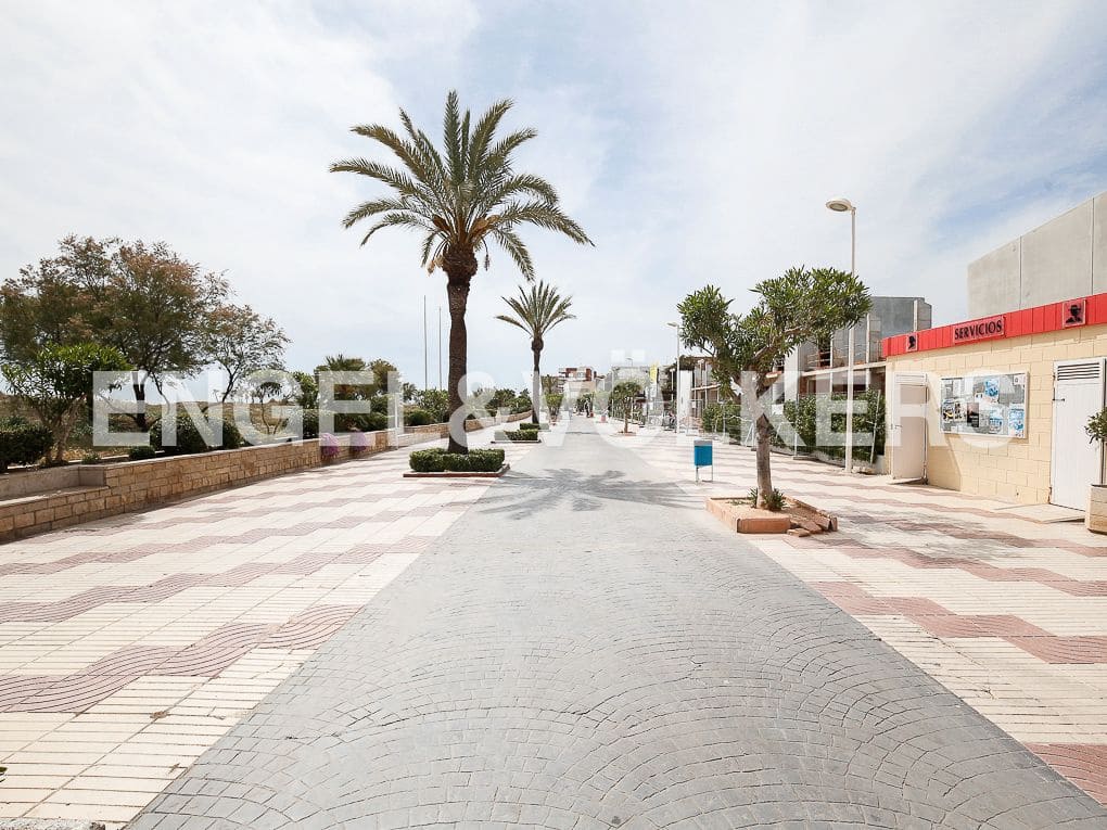 4 Zimmer Villa zu verkaufen in Canet d'En Berenguer mit Pool Garage - 750.000 € (Ref: 9080354)