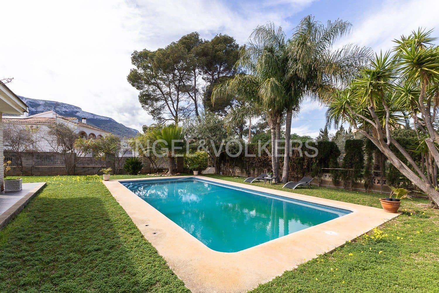 4 soveværelse Villa til salg i Denia med swimmingpool garage - € 1.190.000 (Ref: 9080365)