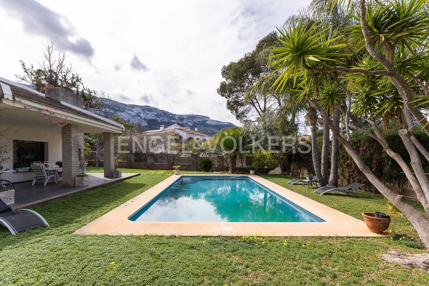 4 soveværelse Villa til salg i Denia med swimmingpool garage - € 1.190.000 (Ref: 9080365)