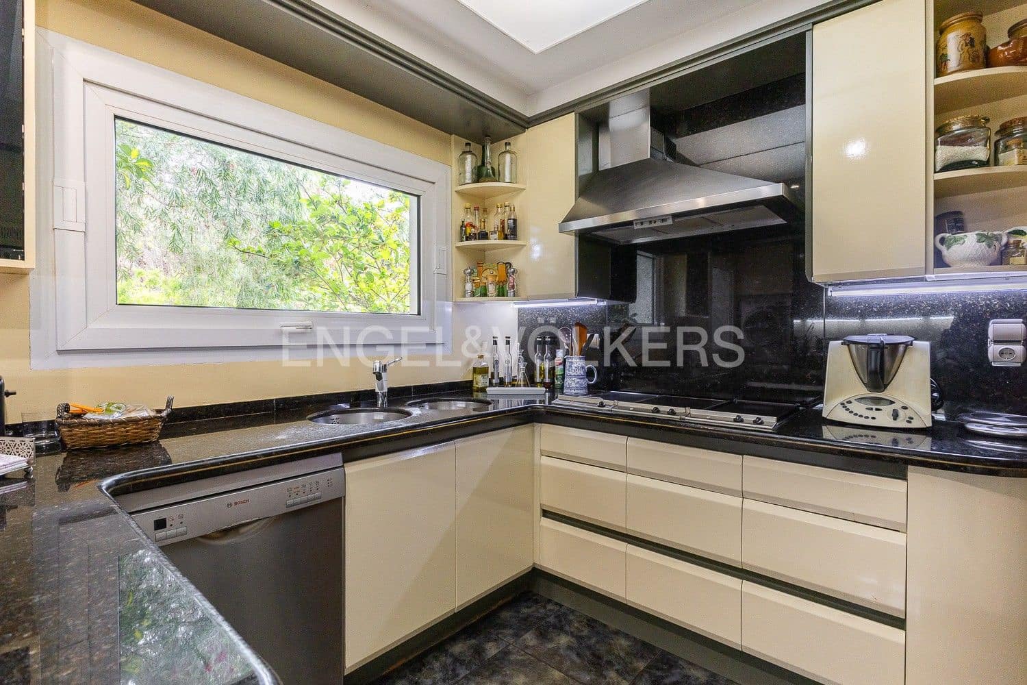 4 soveværelse Villa til salg i Denia med swimmingpool garage - € 1.190.000 (Ref: 9080365)