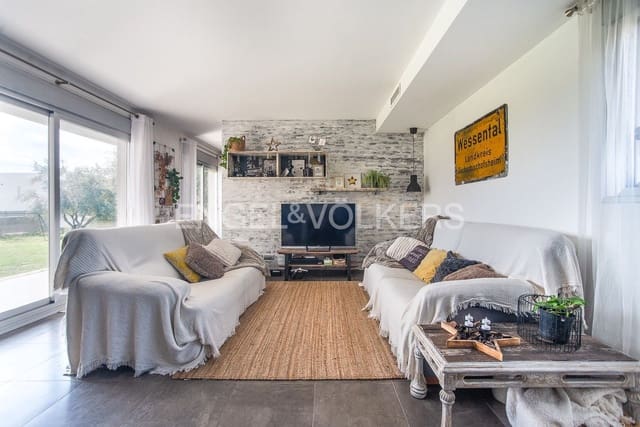 Chalet de 3 habitaciones en Vinaròs en venta con garaje - 395.000 € (Ref: 9080384)