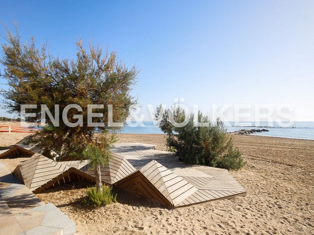 Chalet de 3 habitaciones en Vinaròs en venta con garaje - 395.000 € (Ref: 9080384)