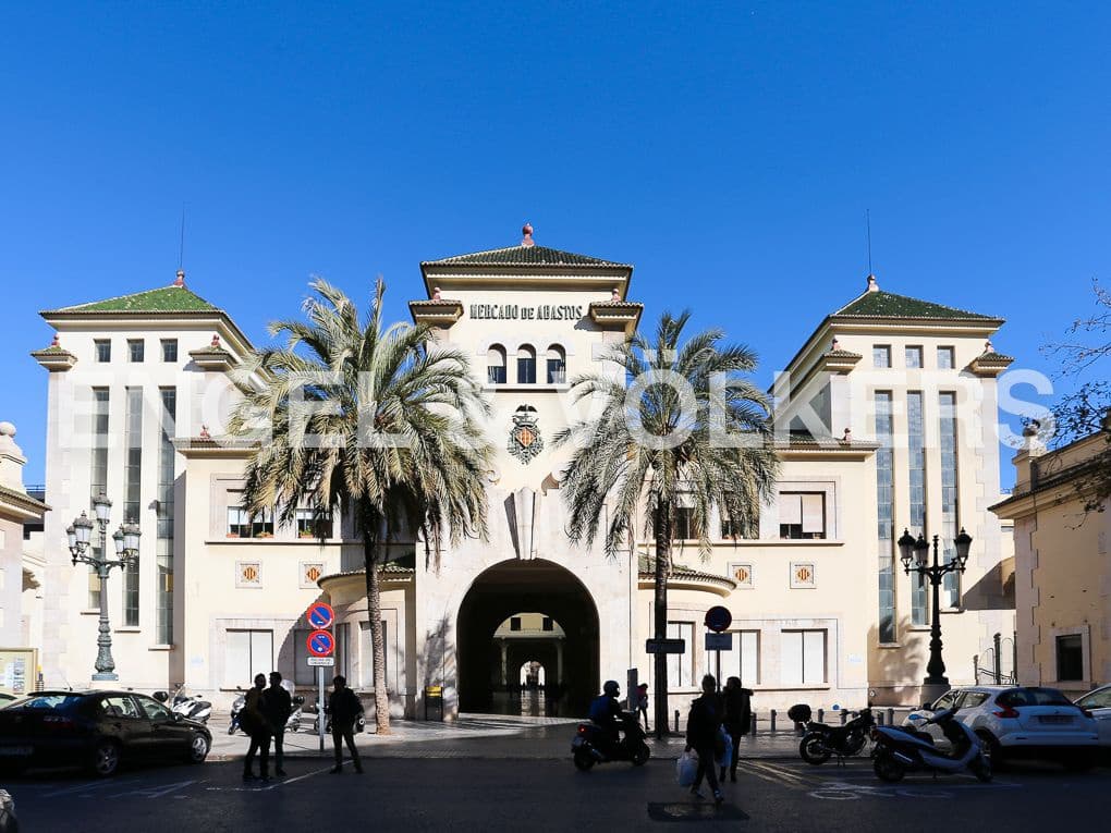 Piso de 3 habitaciones en València ciudad en venta con garaje - 375.000 € (Ref: 9080394)