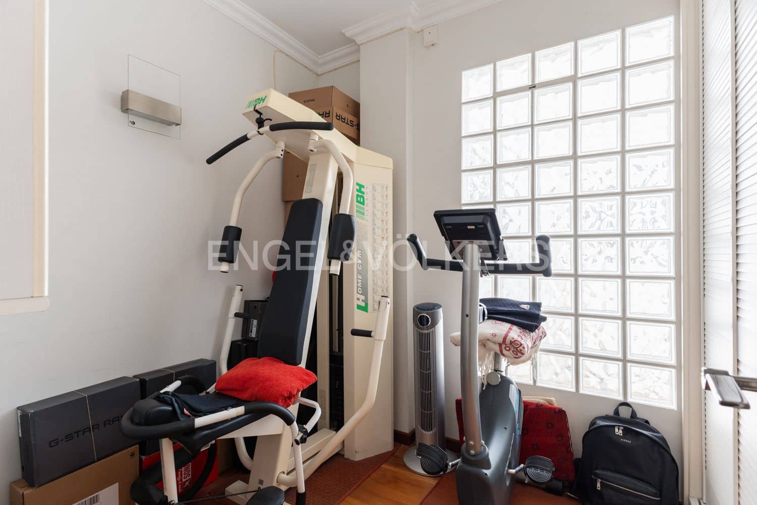 Piso de 3 habitaciones en València ciudad en venta con garaje - 375.000 € (Ref: 9080394)