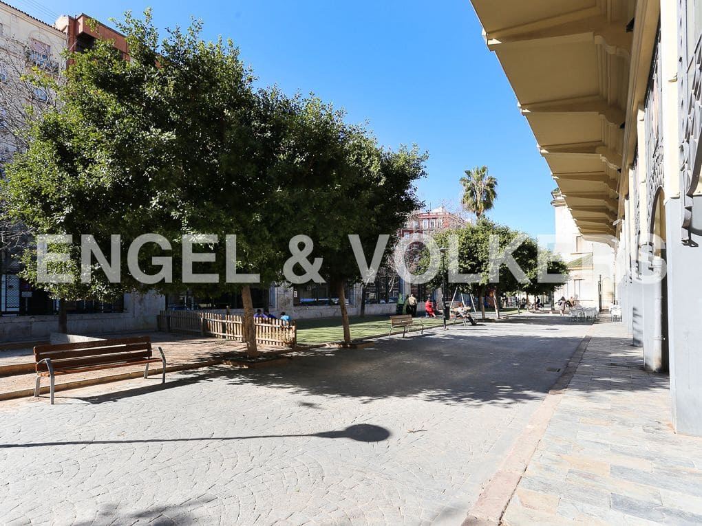Piso de 3 habitaciones en València ciudad en venta con garaje - 375.000 € (Ref: 9080394)