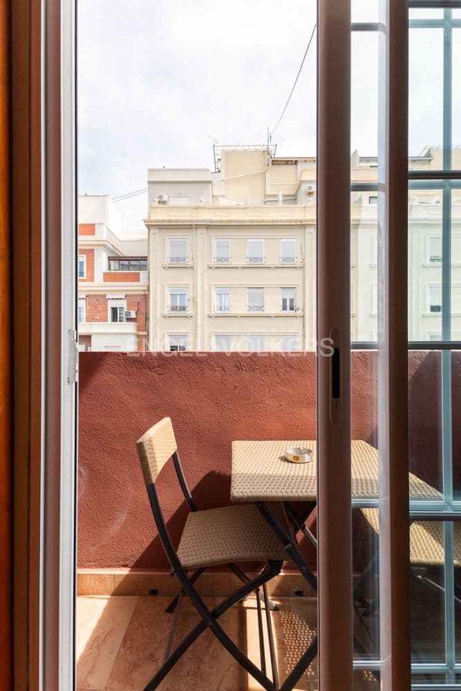 Piso de 3 habitaciones en València ciudad en venta con garaje - 375.000 € (Ref: 9080394)