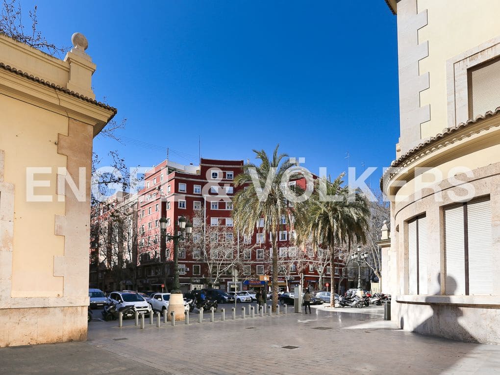Piso de 3 habitaciones en València ciudad en venta con garaje - 375.000 € (Ref: 9080394)