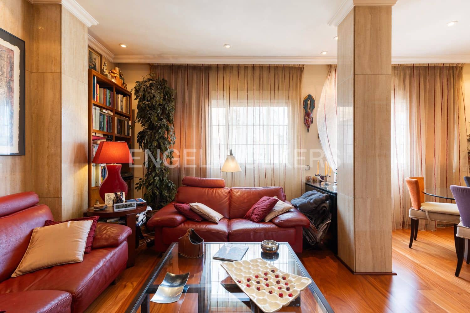 Piso de 3 habitaciones en València ciudad en venta con garaje - 375.000 € (Ref: 9080394)