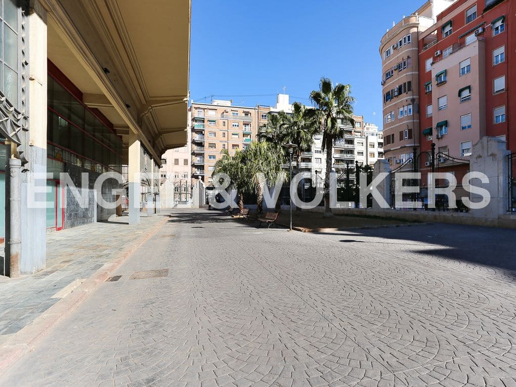 Piso de 3 habitaciones en València ciudad en venta con garaje - 375.000 € (Ref: 9080394)