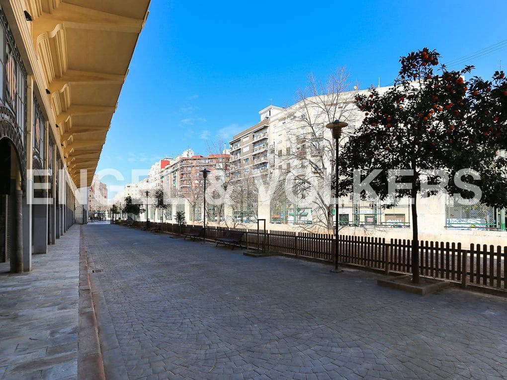 Piso de 3 habitaciones en València ciudad en venta con garaje - 375.000 € (Ref: 9080394)