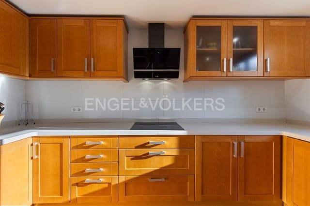 5 soverom Hus til leie i Paterna med svømmebasseng garasje - € 2 200 (Ref: 9080400)