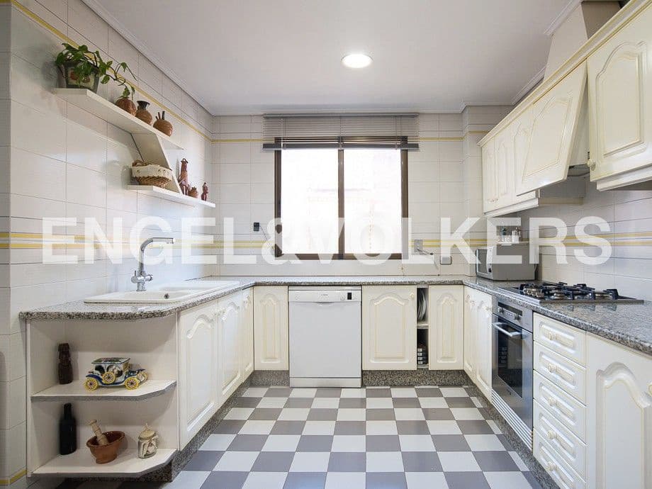 Piso de 5 habitaciones en Vila-real en venta con garaje - 260.000 € (Ref: 9080415)