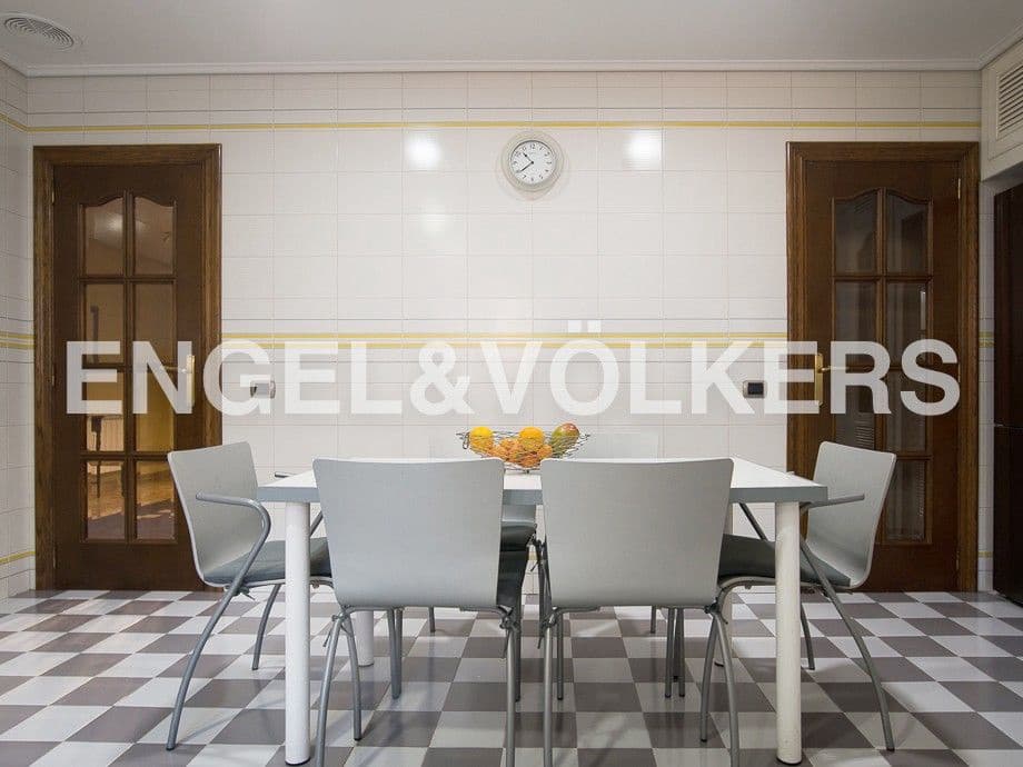 Piso de 5 habitaciones en Vila-real en venta con garaje - 260.000 € (Ref: 9080415)