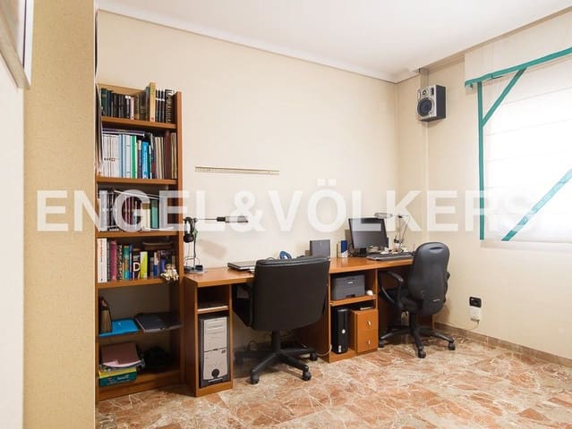 Piso de 5 habitaciones en Vila-real en venta con garaje - 260.000 € (Ref: 9080415)