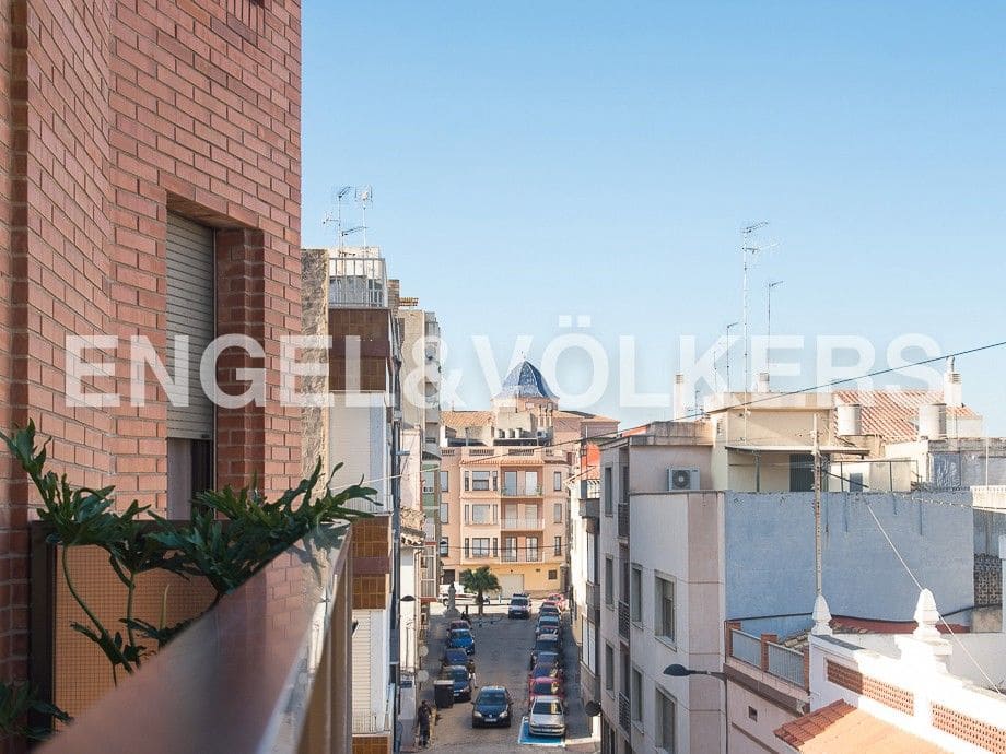 Piso de 5 habitaciones en Vila-real en venta con garaje - 260.000 € (Ref: 9080415)