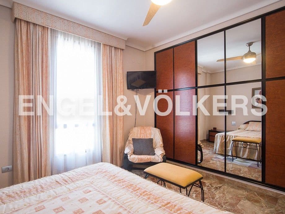 Piso de 5 habitaciones en Vila-real en venta con garaje - 260.000 € (Ref: 9080415)