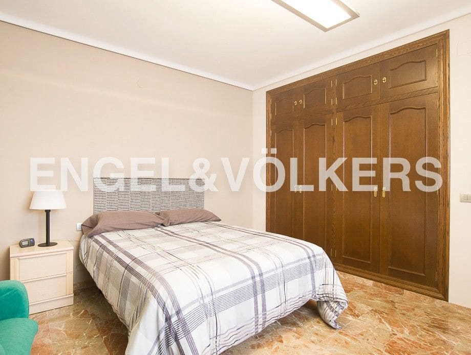 Piso de 5 habitaciones en Vila-real en venta con garaje - 260.000 € (Ref: 9080415)