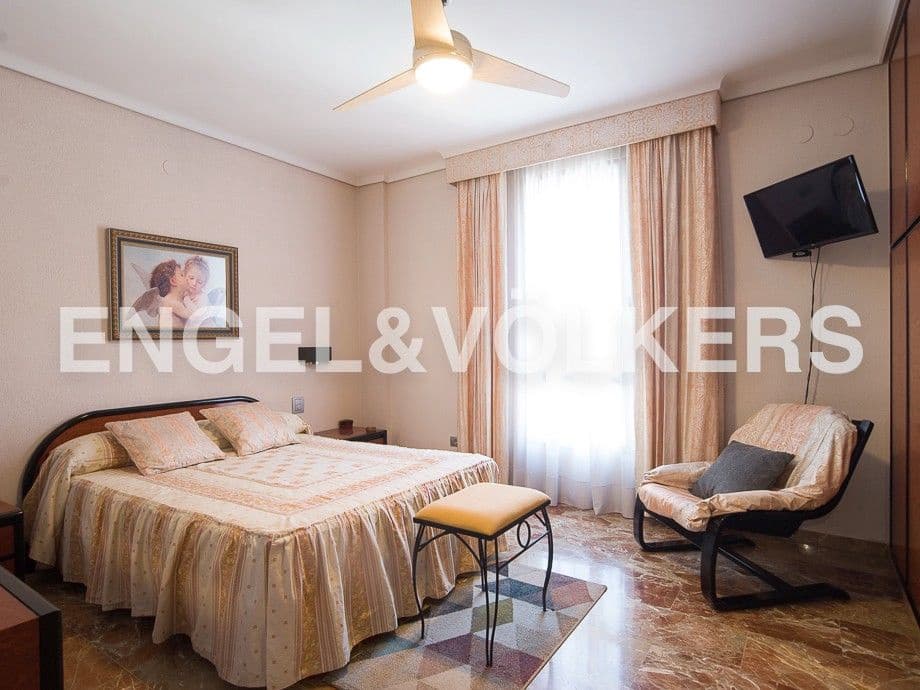Piso de 5 habitaciones en Vila-real en venta con garaje - 260.000 € (Ref: 9080415)
