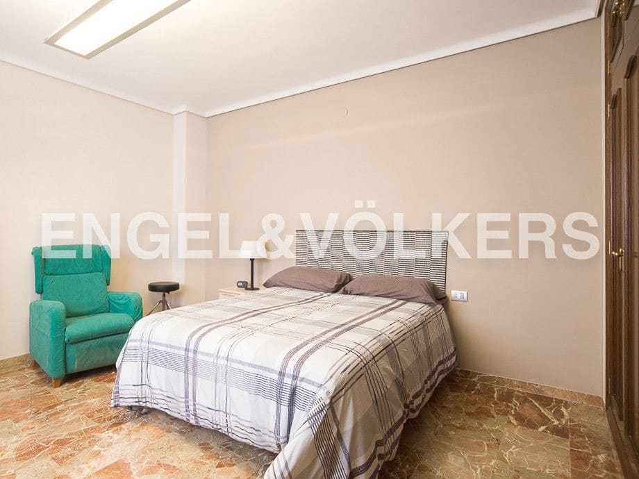 Piso de 5 habitaciones en Vila-real en venta con garaje - 260.000 € (Ref: 9080415)