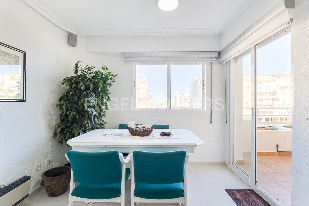 2 bedroom Flat for sale in Valencia city with pool garage - € 335,000 (Ref: 9080421)