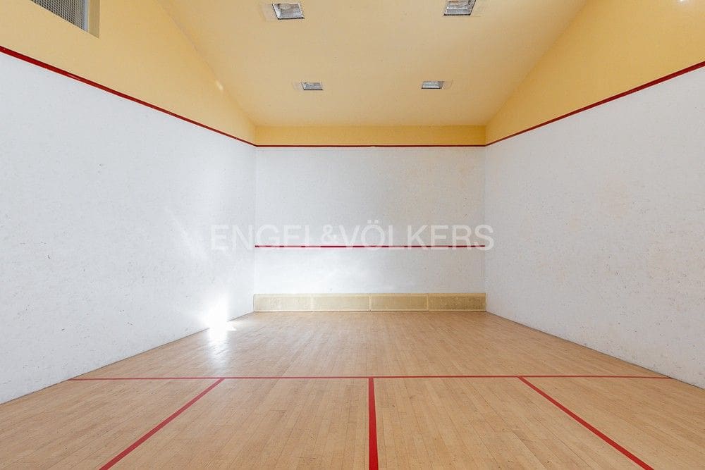 2 bedroom Flat for sale in Valencia city with pool garage - € 335,000 (Ref: 9080421)