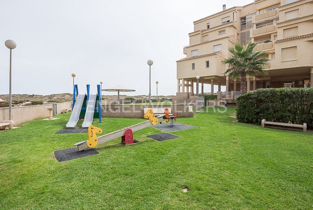2 bedroom Flat for sale in Valencia city with pool garage - € 335,000 (Ref: 9080421)