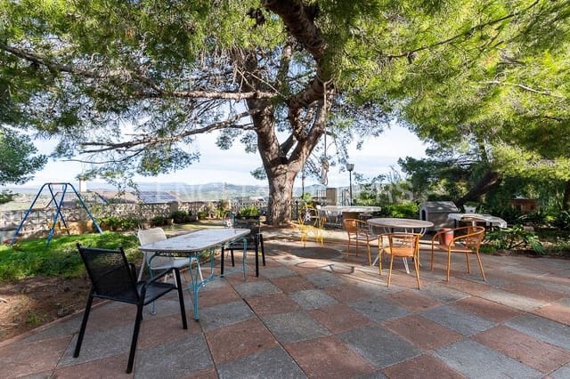 5 bedroom Villa for sale in Gilet with pool garage - € 720,000 (Ref: 9080428)