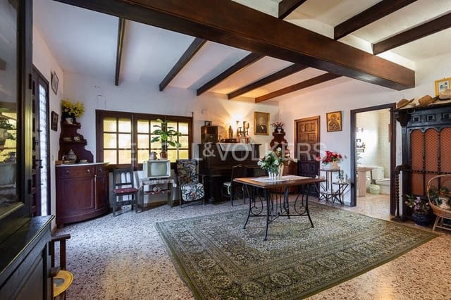 5 bedroom Villa for sale in Gilet with pool garage - € 720,000 (Ref: 9080428)
